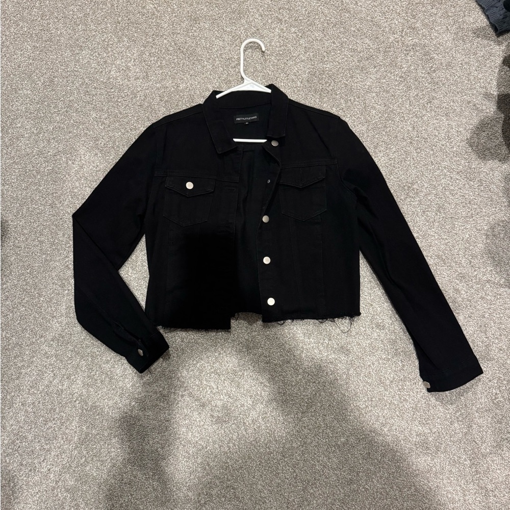 PrettyLittleThing Black Cropped Denim Jacket